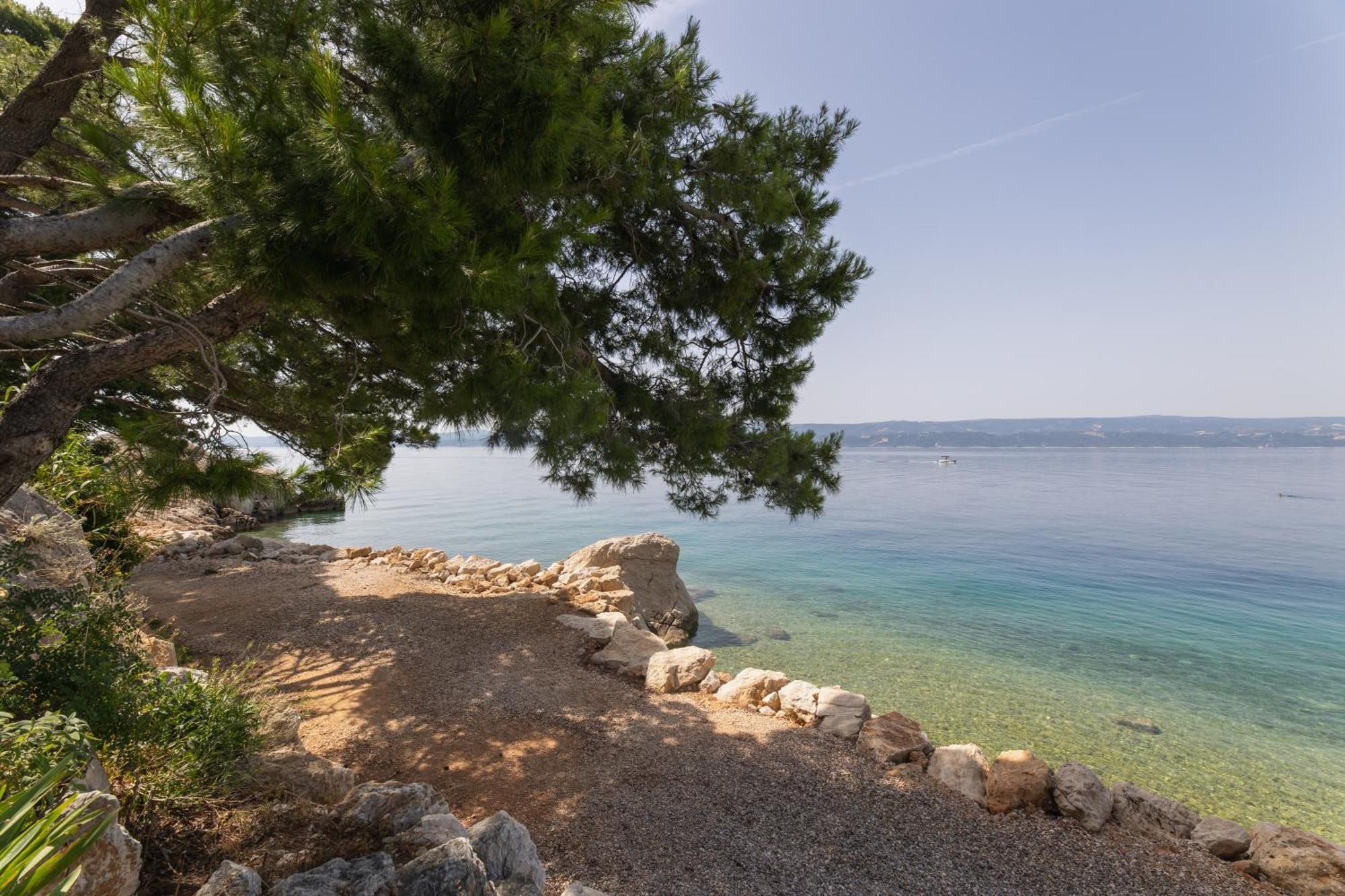 Hotel Saint Hildegard Omis Exterior photo